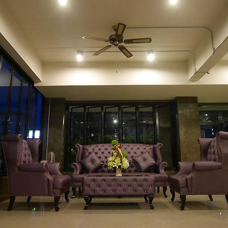 Green Garden Place Udon Thani Bagian luar foto